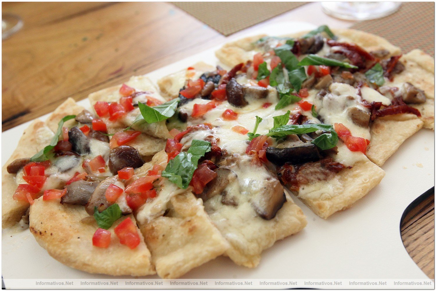 BCN26JUN012.- Restaurante Deseos. Pizza, elaborada con ingredientes 100% frescos y naturales