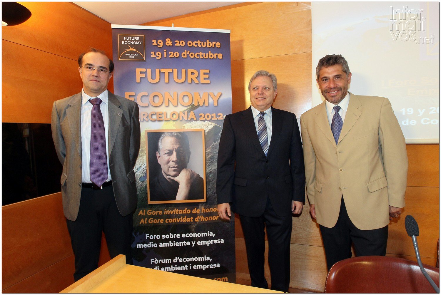 BCN24JUL012.- Presentación del "Future Economy: I Foro sobre Medio Ambiente, Empresa y Economía" liderado por Al Gore. Enrique Alcat, experto en comunicación; Francisco Lozano, biólogo; y Francisco Campo -director de la empresa organizadora del evento, Chrand Management-