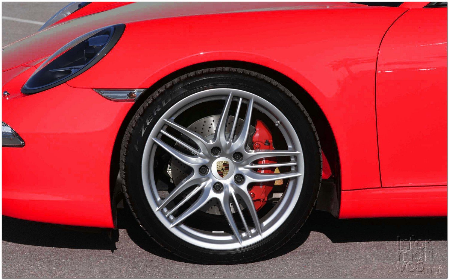 Porsche AG ha otorgado el premio como “Mejor Proveedor de Porsche 2011” a Pirelli Alemania GmbH en la categoría de materiales de producción, por su papel como uno de los proveedores más importantes en 2011 de la icónica marca germana.