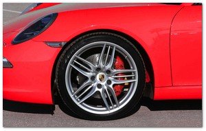 :: Pulse para Ampliar :: Porsche AG ha otorgado el premio como “Mejor Proveedor de Porsche 2011” a Pirelli Alemania GmbH en la categoría de materiales de producción, por su papel como uno de los proveedores más importantes en 2011 de la icónica marca germana.