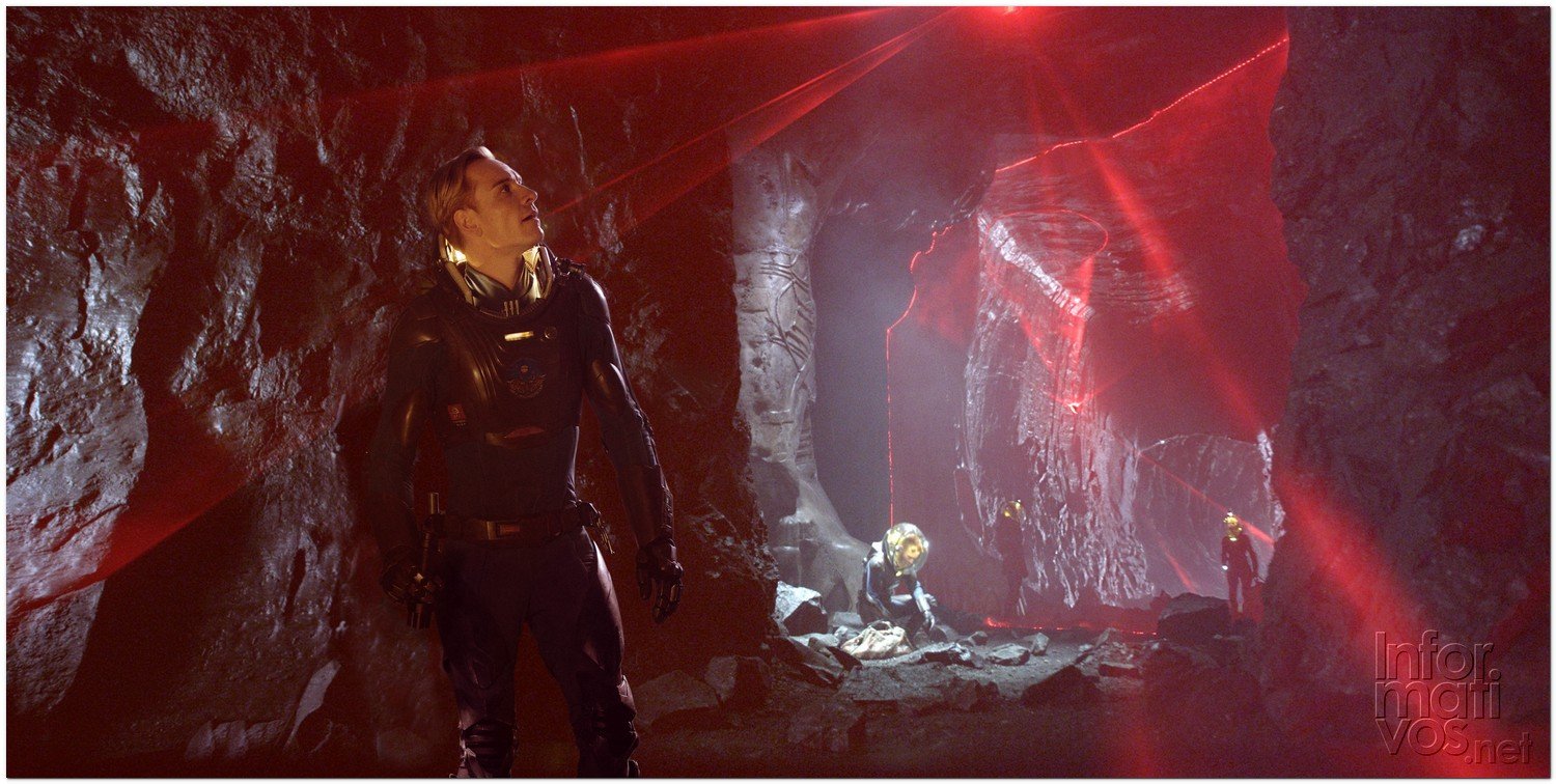 Imagen de 'Prometheus' donde un equipo de exploradores descubre una pista sobre los orígenes del hombre en la Tierra