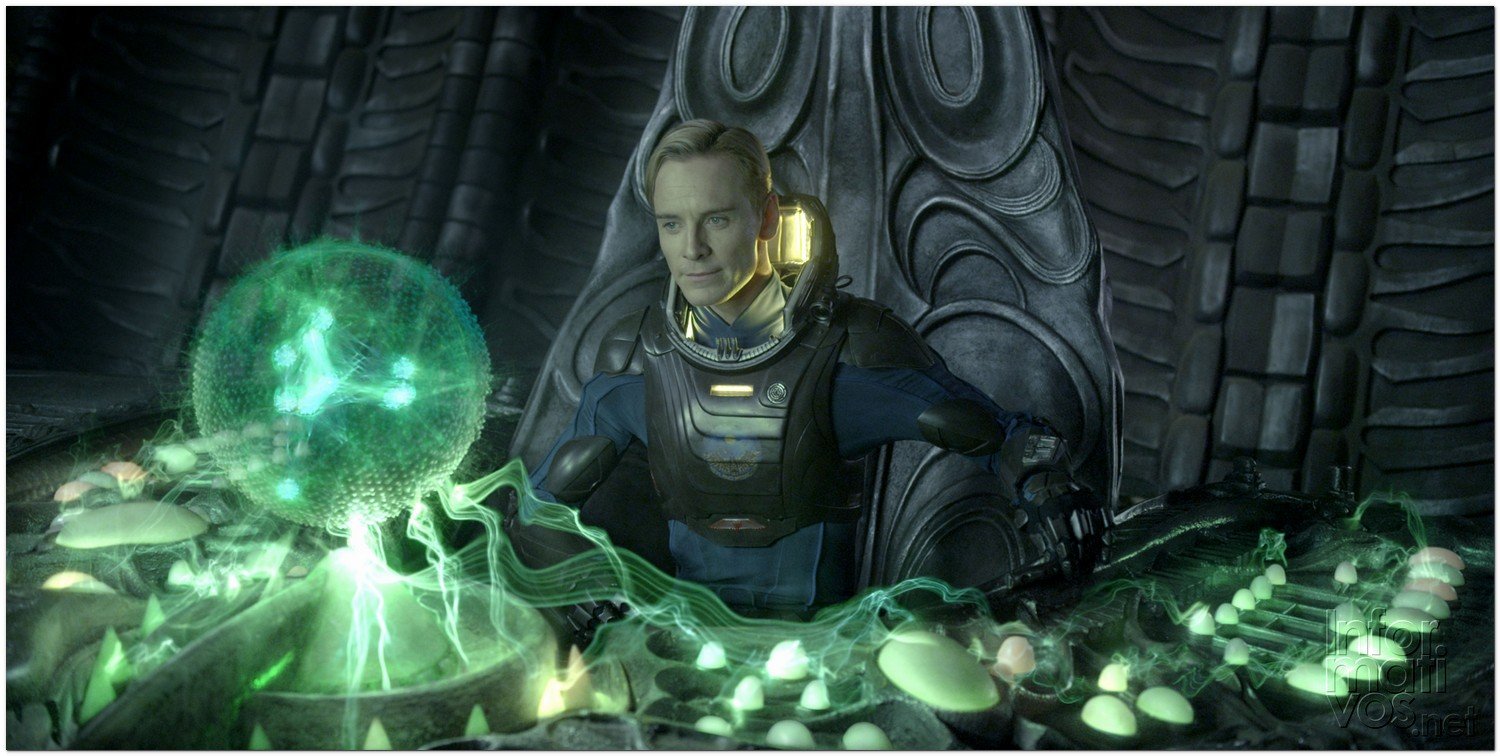 Imagen de 'Prometheus' donde un equipo de exploradores descubre una pista sobre los orígenes del hombre en la Tierra