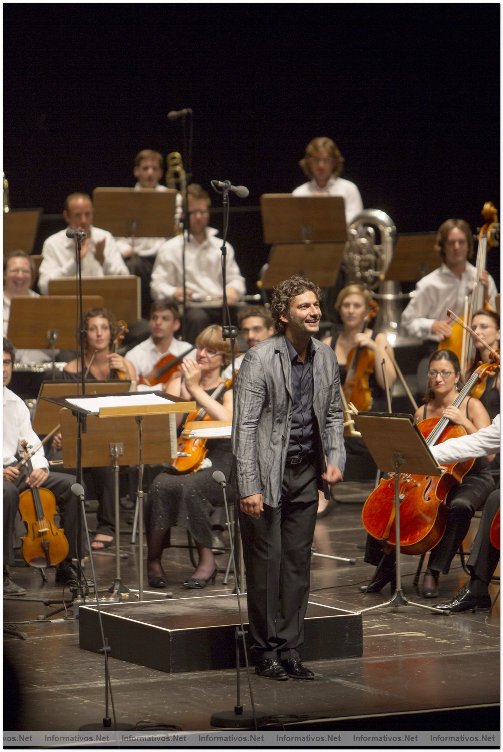 22AGO012.- Recital Lírico Jonas Kaufmann - Festival Castell de Peralada; Auditorio Parque del Castillo: el tenor Jonas Kaufmann acompañado por la Orquesta de Cadaqués dirigida por Jochen Rieder. Sus cinco bises dan idea del éxito de su interpretación