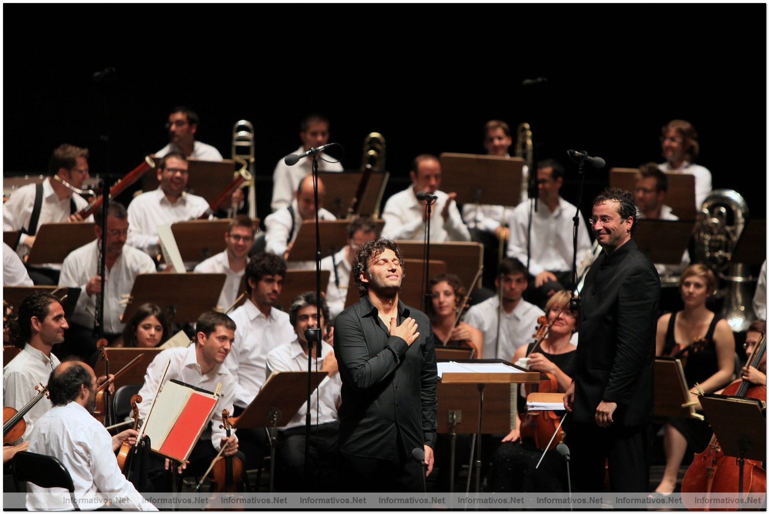22AGO012.- Recital Lírico Jonas Kaufmann - Festival Castell de Peralada; Auditorio Parque del Castillo: el tenor Jonas Kaufmann acompañado por la Orquesta de Cadaqués dirigida por Jochen Rieder. Sus cinco bises dan idea del éxito de su interpretación