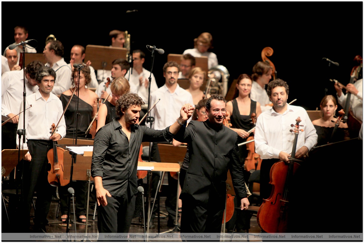 22AGO012.- Recital Lírico Jonas Kaufmann - Festival Castell de Peralada; Auditorio Parque del Castillo: el tenor Jonas Kaufmann acompañado por la Orquesta de Cadaqués dirigida por Jochen Rieder. Sus cinco bises dan idea del éxito de su interpretación