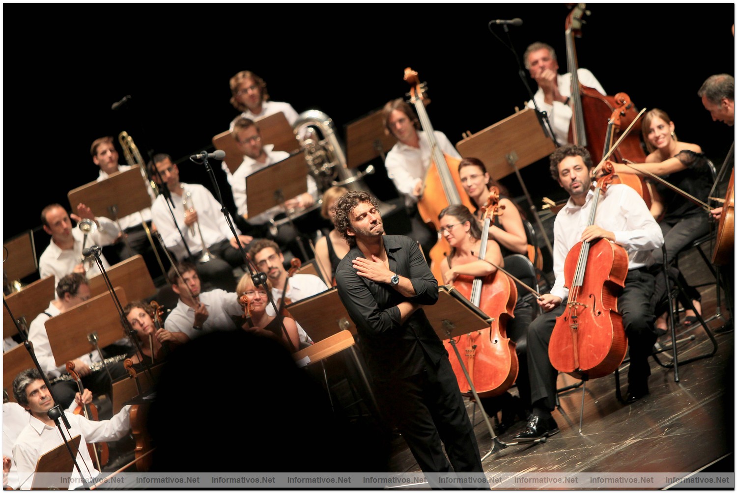 22AGO012.- Recital Lírico Jonas Kaufmann - Festival Castell de Peralada; Auditorio Parque del Castillo: el tenor Jonas Kaufmann acompañado por la Orquesta de Cadaqués dirigida por Jochen Rieder. Sus cinco bises dan idea del éxito de su interpretación