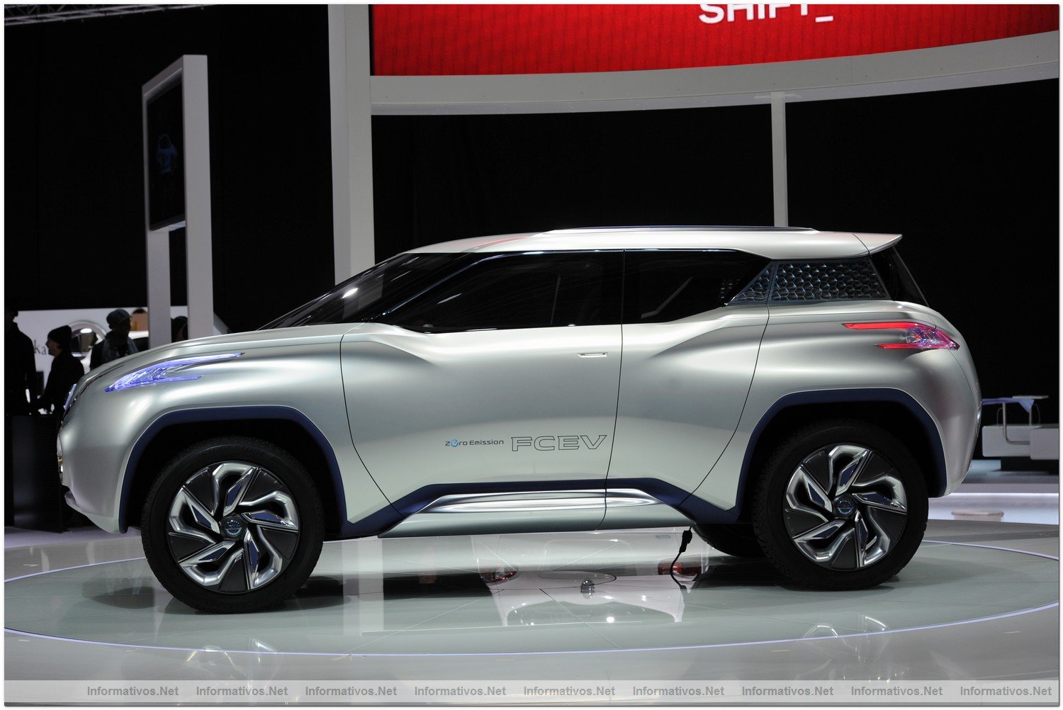 París, SEP012.- El concept Nissan TeRRA lleva la sostenibilidad al mundo off-road