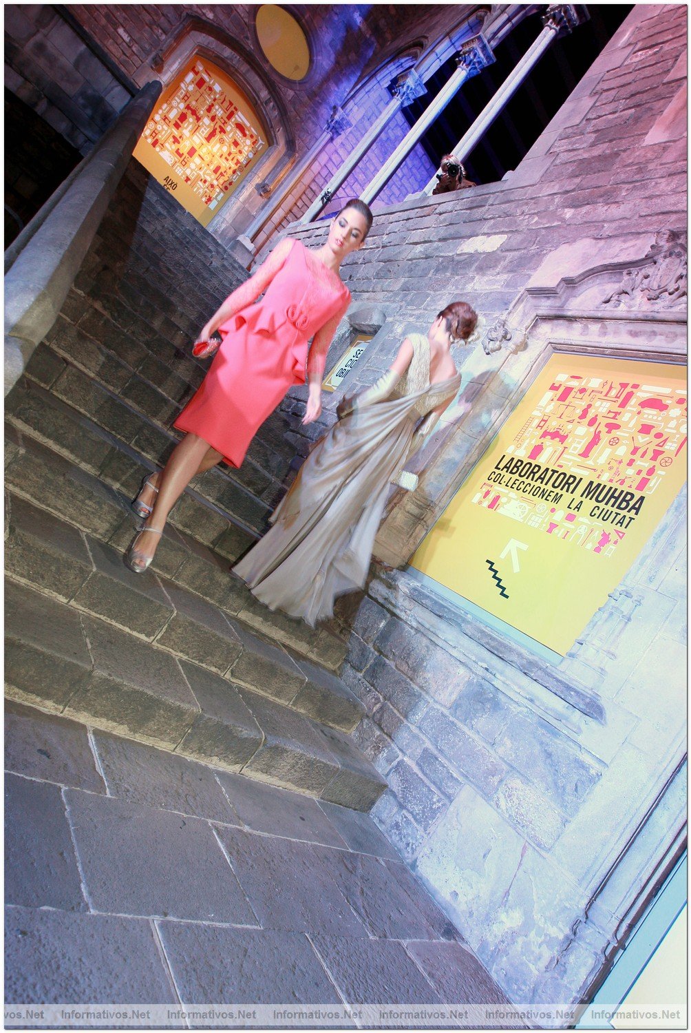 BCN06OCT012.- Desfile Colors al Gotic: diseño de Teresa Ripoll