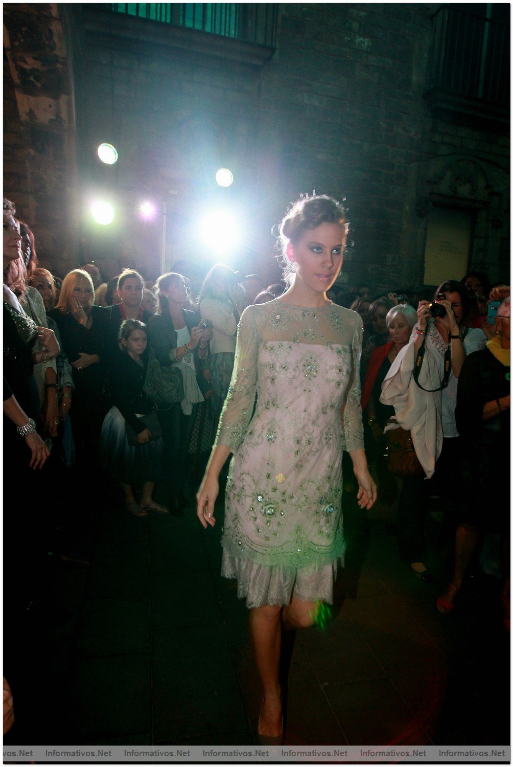 BCN06OCT012.- Desfile Colors al Gotic: diseño de Piedad Rodríguez