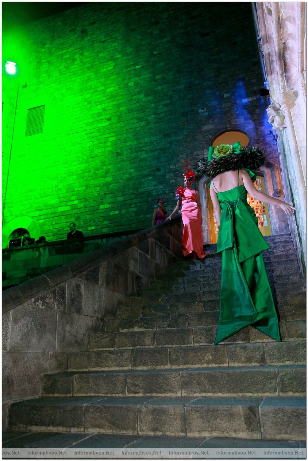 BCN06OCT012.- Desfile Colors al Gotic: diseño de Gema R. Pares by Mireia Argente