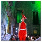 :: Pulse para Ampliar :: BCN06OCT012.- Desfile Colors al Gotic: diseño de Gema R. Pares by Mireia Argente