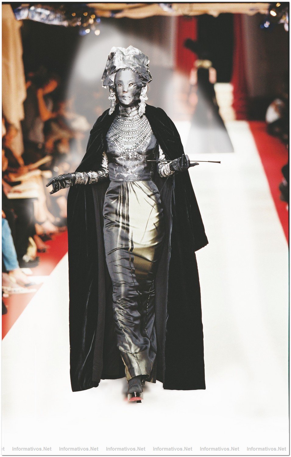 Exposición Jean Paul Gaultier. Universo de la moda: de la calle a las estrellas, en Madrid. Hasta el 6 de enero de 2013