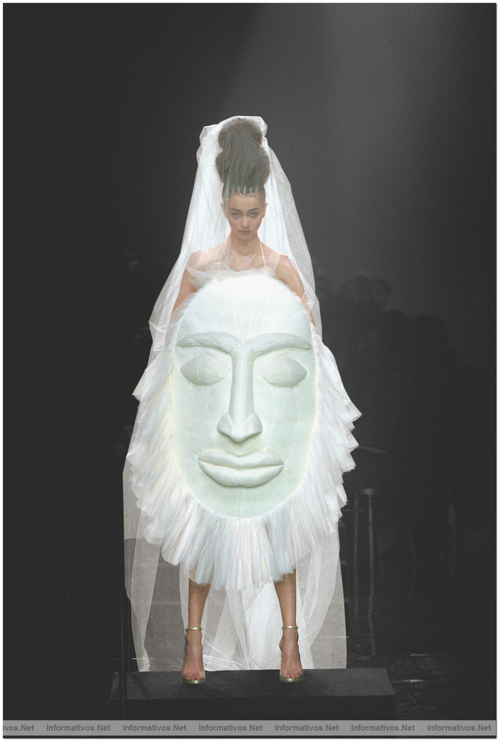 Exposición Jean Paul Gaultier. Universo de la moda: de la calle a las estrellas, en Madrid. Hasta el 6 de enero de 2013