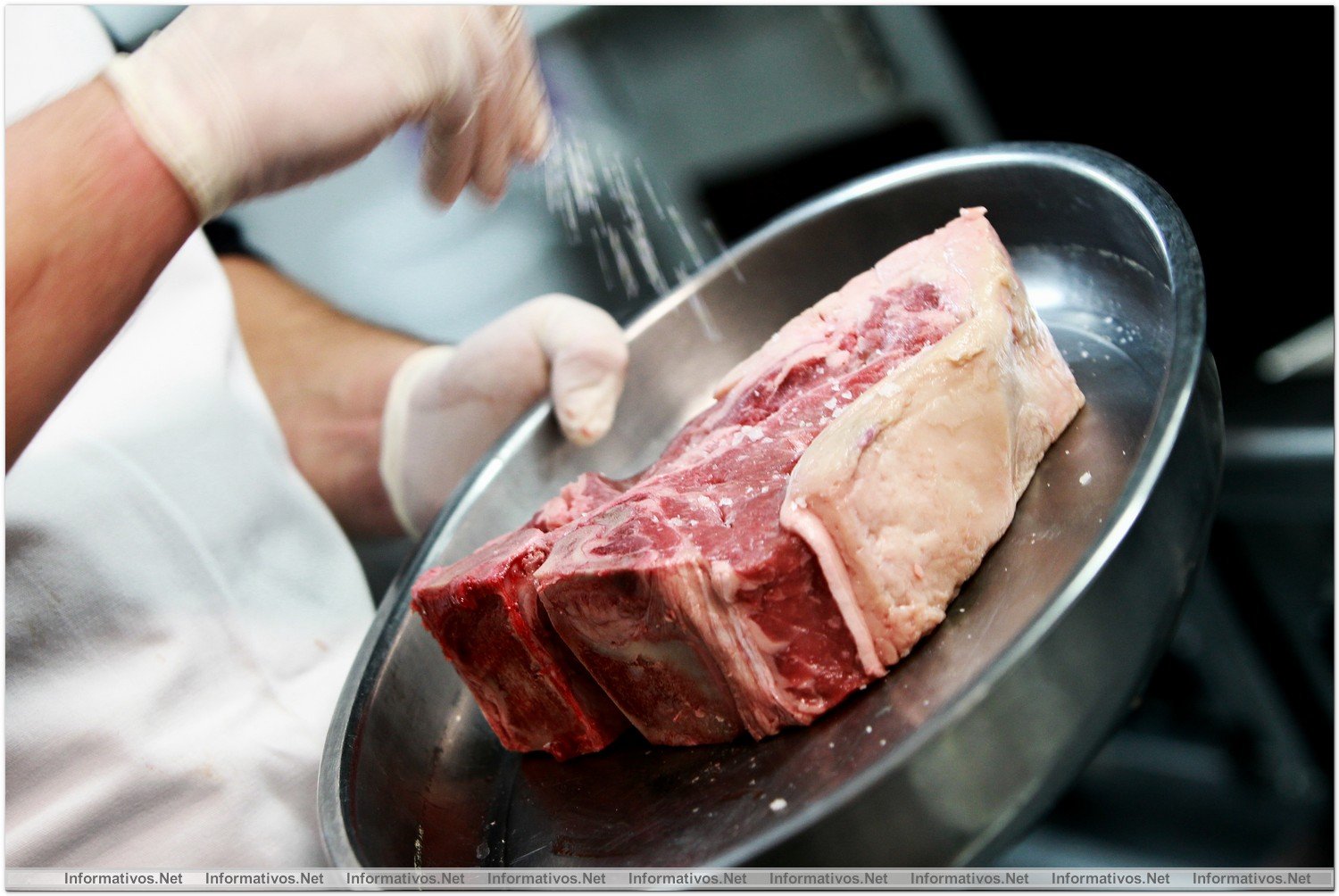 BCN11OCT012.- El “Cru Restaurant & Steakhouse” del Renaissance apuesta por la Black Angus de Arkansas