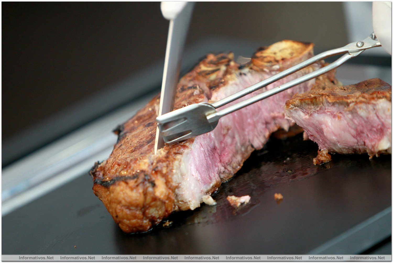 BCN11OCT012.- El “Cru Restaurant & Steakhouse” del Renaissance apuesta por la Black Angus de Arkansas
