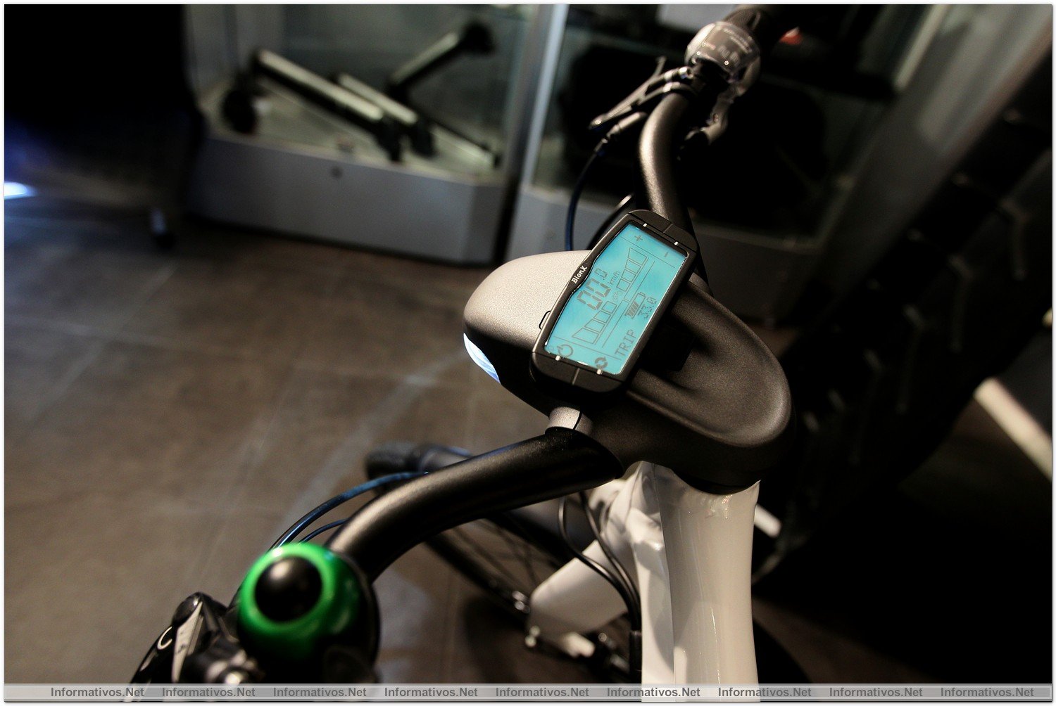 BCN18OCT012.- Probamos la nueva bicicleta Smart Electric Drive, con 100h de autonomía y 3 niveles de asistencia. ¡Nos ha encantado!