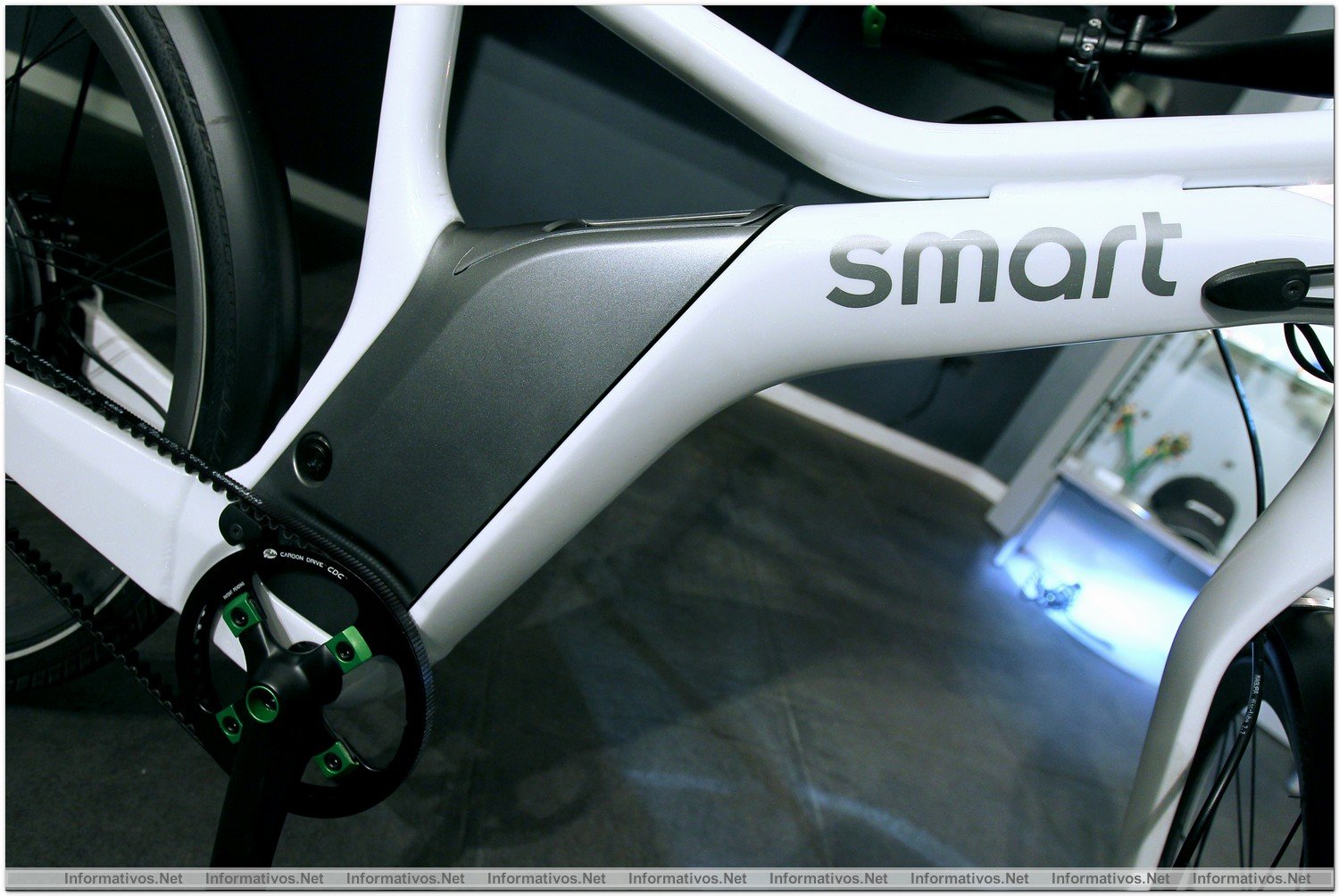 BCN18OCT012.- Probamos la nueva bicicleta Smart Electric Drive, con 100h de autonomía y 3 niveles de asistencia. ¡Nos ha encantado!