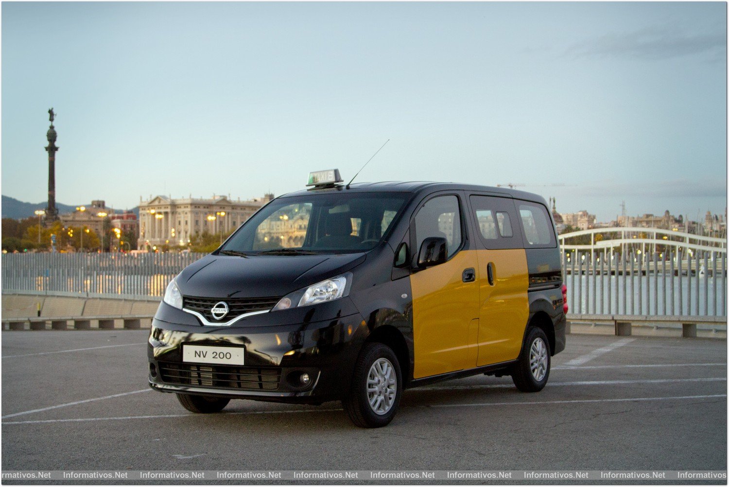 BCN22NOV012.- Nissan ha presentado el NV200 y el e-NV200 como el taxi de nueva generación para la ciudad de Barcelona. 