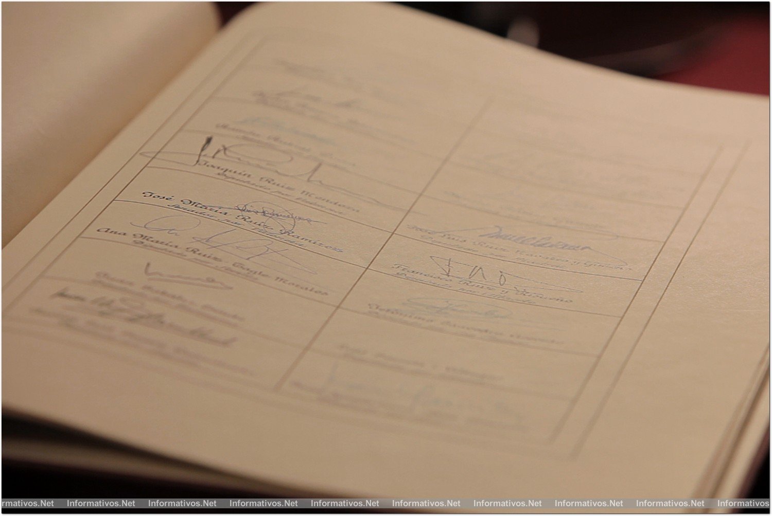 Fotograma de "Las Constituyentes" un documental de Oliva Acosta, que es un homenaje histórico a las Mujeres Parlamentarias en la Legislatura Constituyente