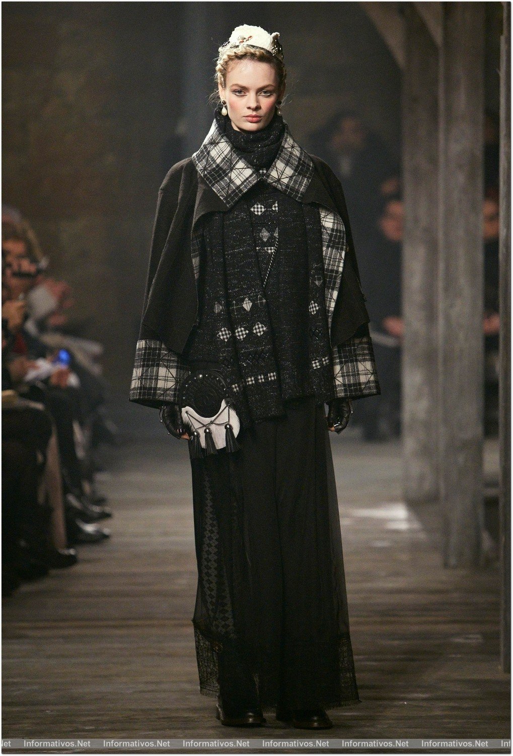 Desfile de Karl Lagerfeld para Chanel "Métiers d´Art" 2012/2013 en Escocia