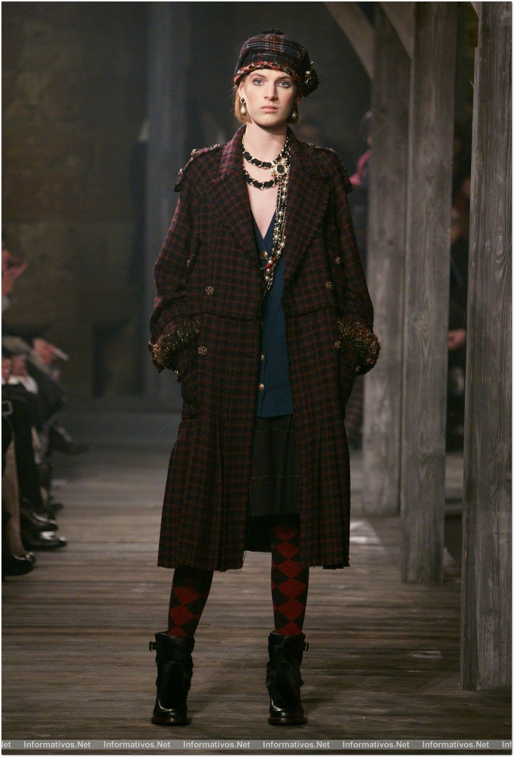 Desfile de Karl Lagerfeld para Chanel "Métiers d´Art" 2012/2013 en Escocia