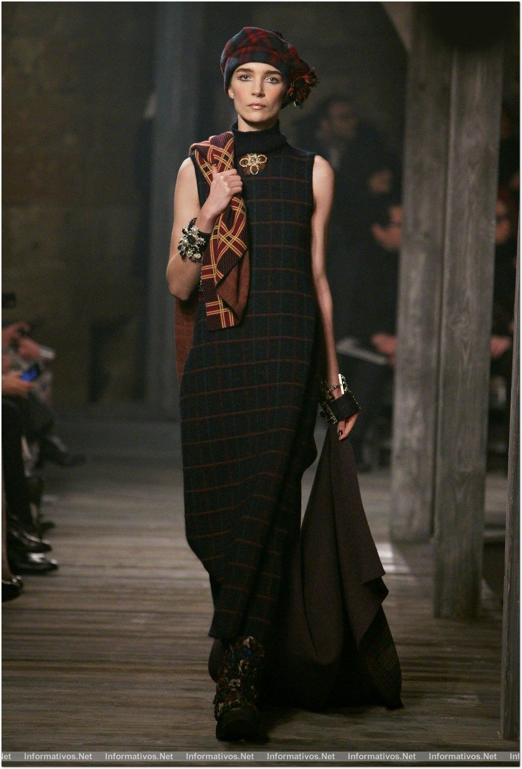 Desfile de Karl Lagerfeld para Chanel "Métiers d´Art" 2012/2013 en Escocia