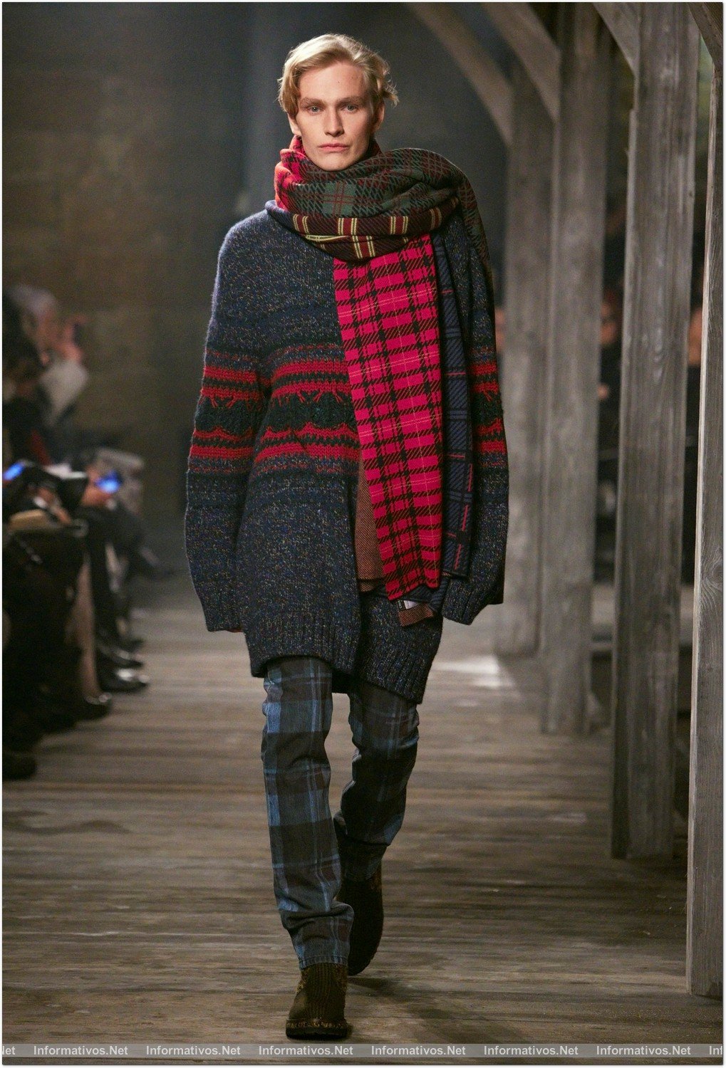 Desfile de Karl Lagerfeld para Chanel "Métiers d´Art" 2012/2013 en Escocia
