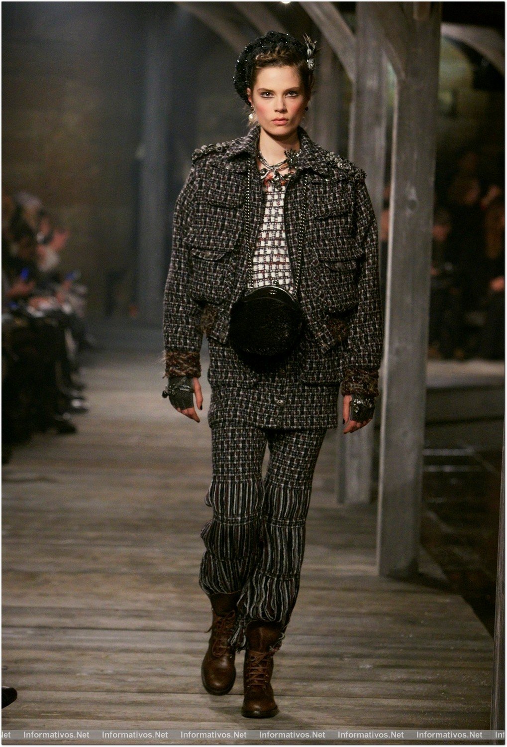 Desfile de Karl Lagerfeld para Chanel "Métiers d´Art" 2012/2013 en Escocia