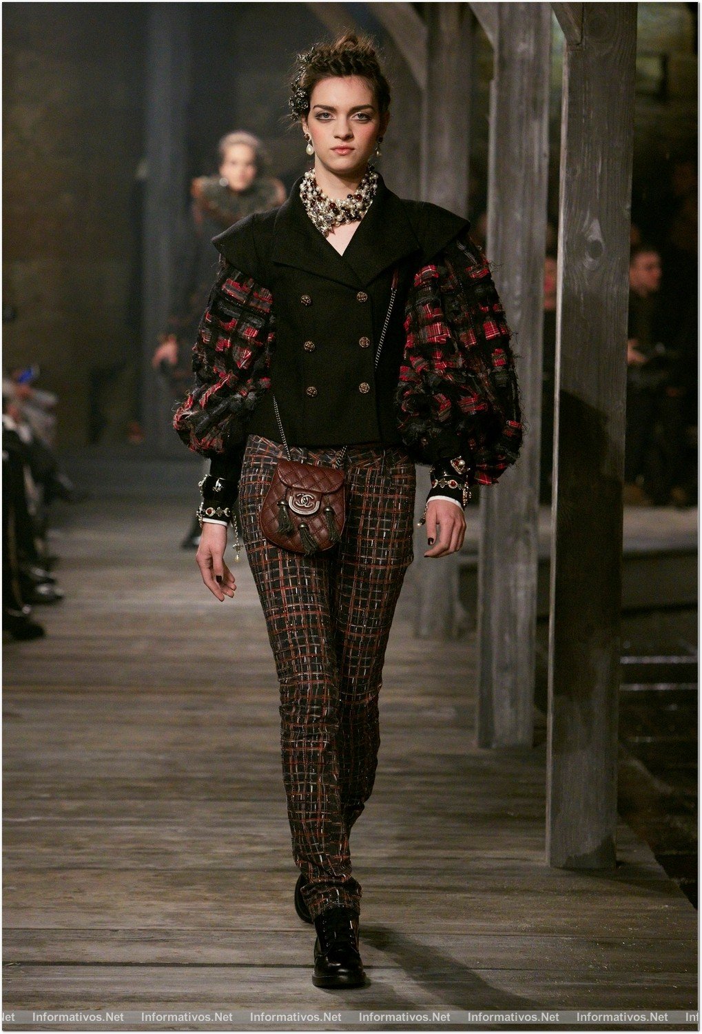 Desfile de Karl Lagerfeld para Chanel "Métiers d´Art" 2012/2013 en Escocia
