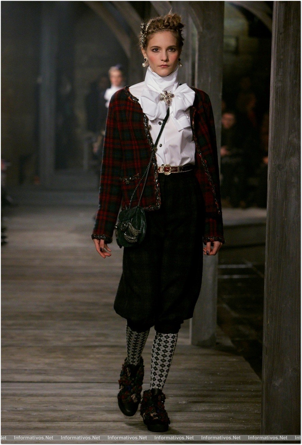 Desfile de Karl Lagerfeld para Chanel "Métiers d´Art" 2012/2013 en Escocia
