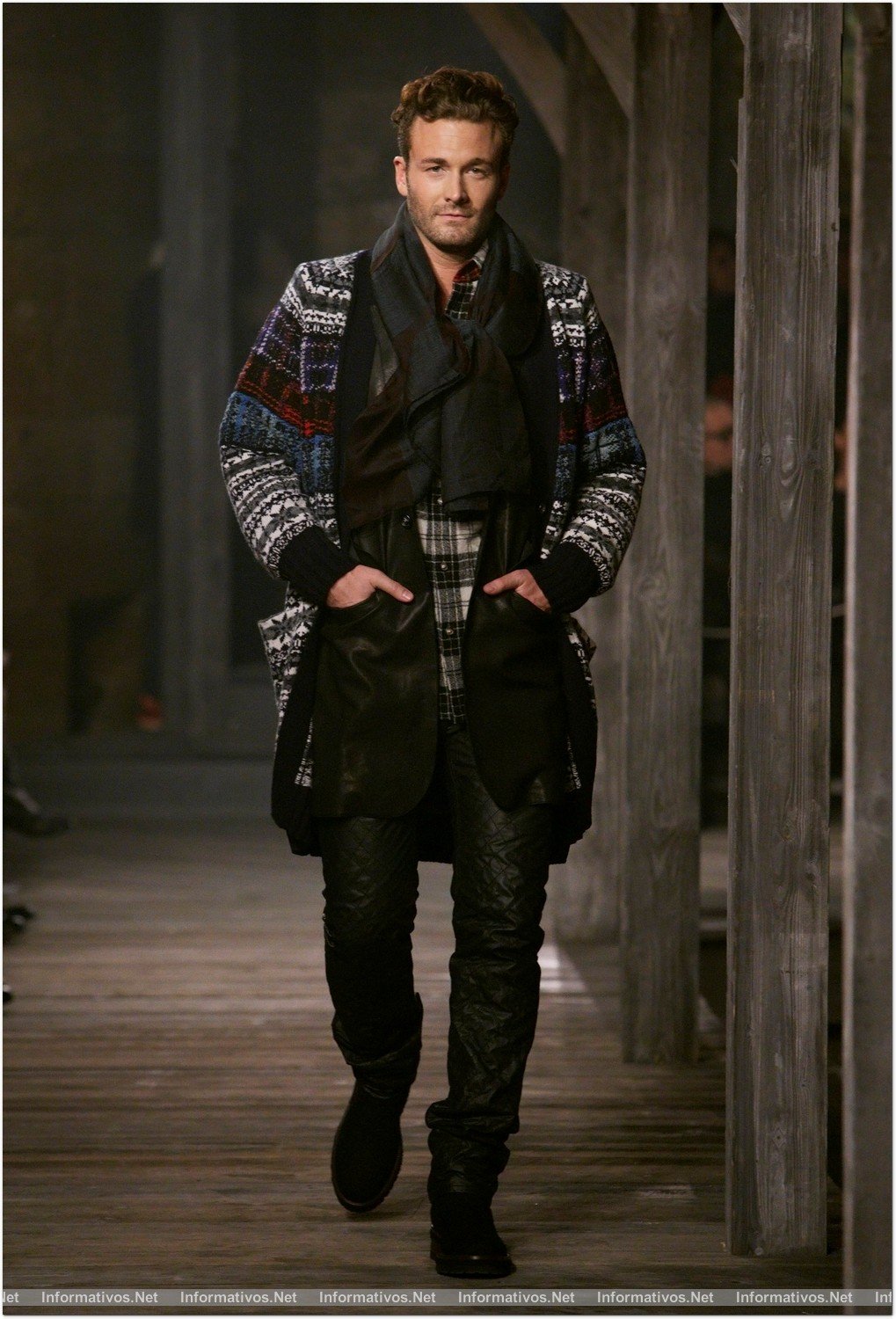 Desfile de Karl Lagerfeld para Chanel "Métiers d´Art" 2012/2013 en Escocia