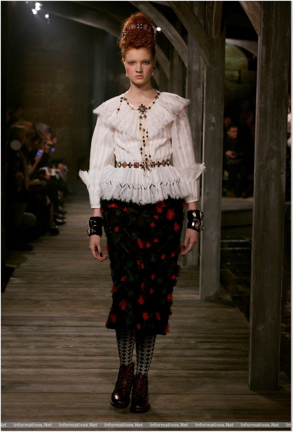 Desfile de Karl Lagerfeld para Chanel "Métiers d´Art" 2012/2013 en Escocia