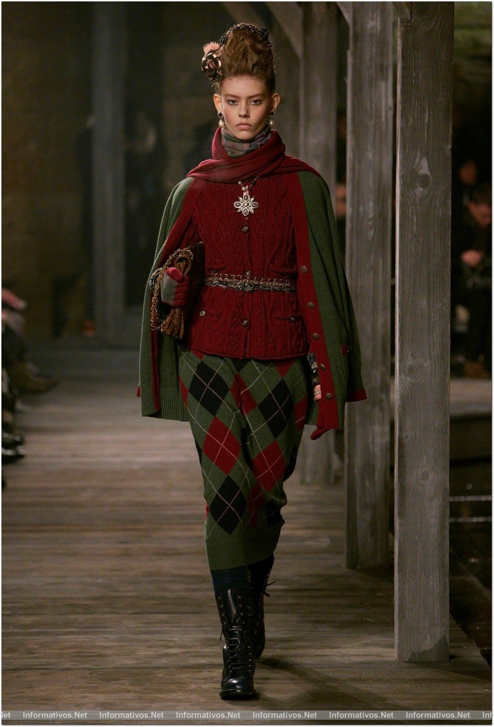Desfile de Karl Lagerfeld para Chanel "Métiers d´Art" 2012/2013 en Escocia