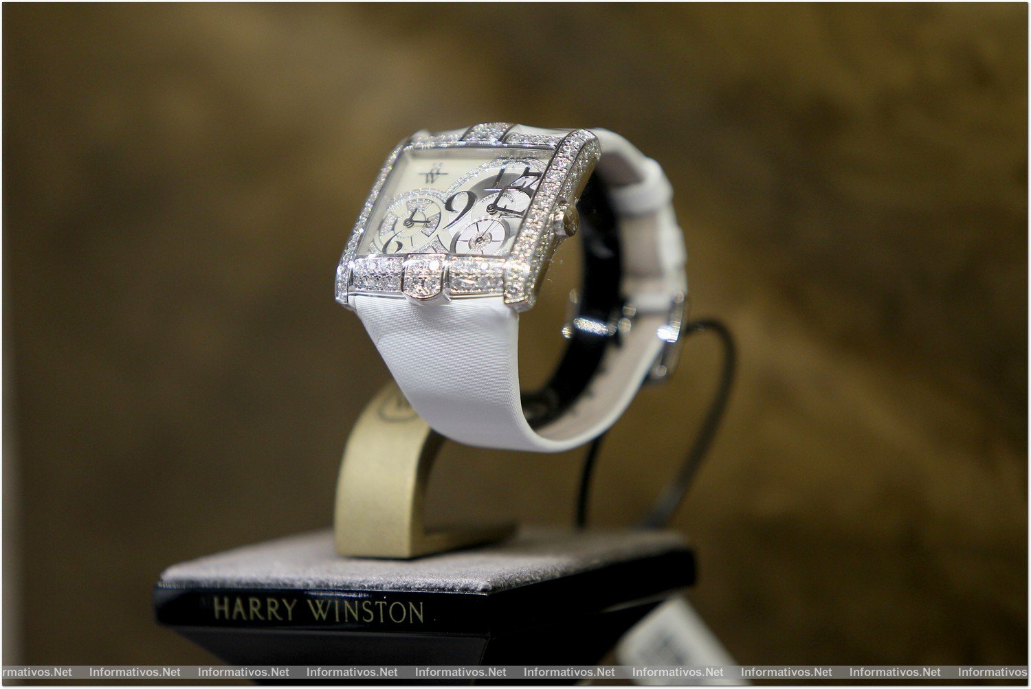BCN12DIC012.- GR Barcelona exhibe 30 piezas exclusivas de las colecciones de relojería Harry Winston 