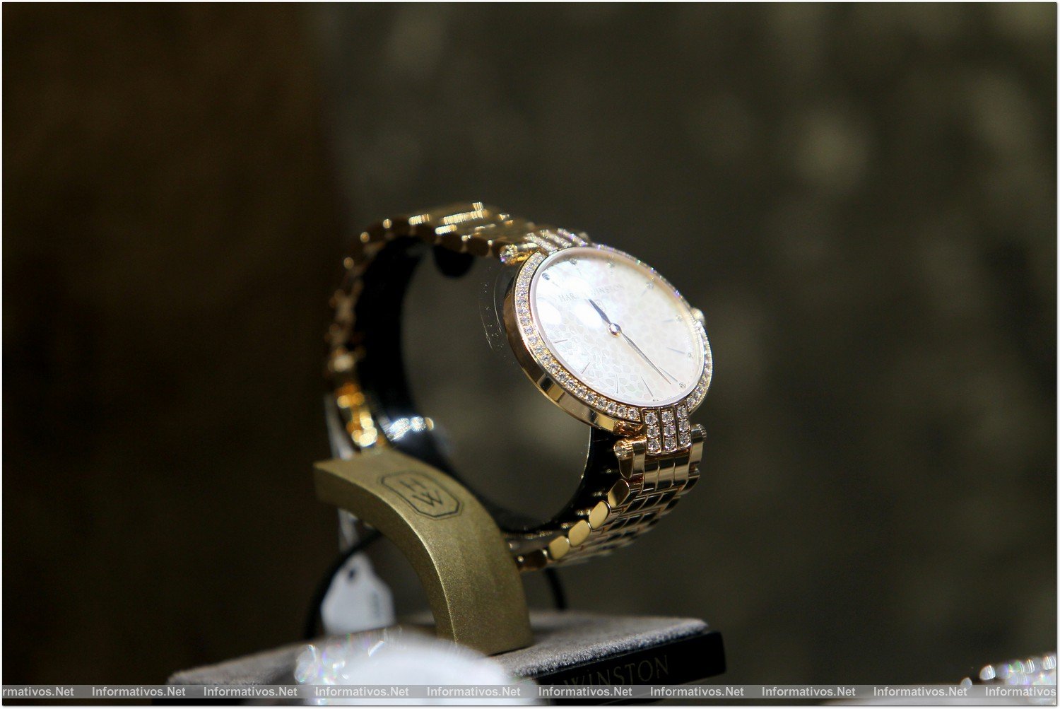 BCN12DIC012.- GR Barcelona exhibe 30 piezas exclusivas de las colecciones de relojería Harry Winston 