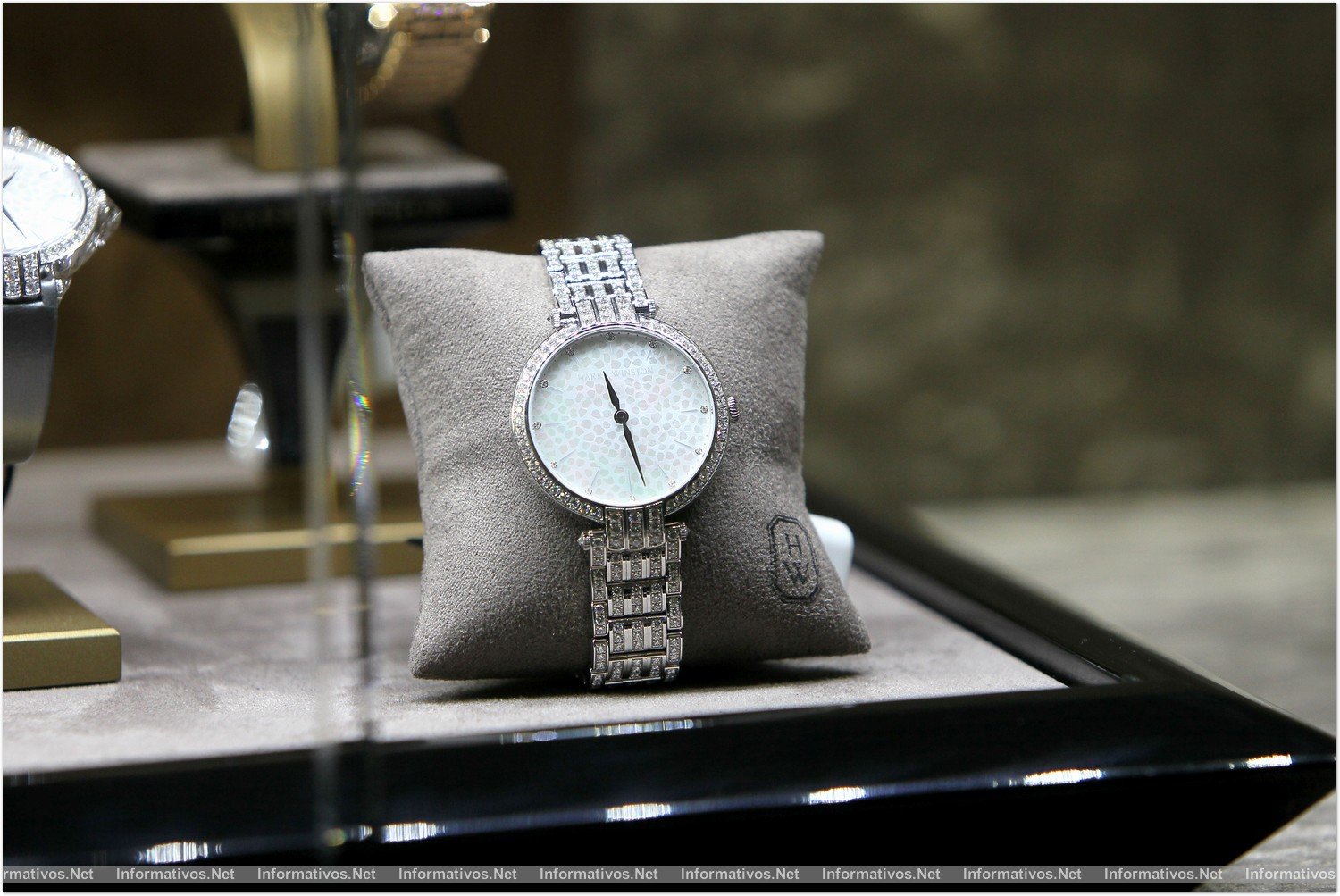 BCN12DIC012.- GR Barcelona exhibe 30 piezas exclusivas de las colecciones de relojería Harry Winston 