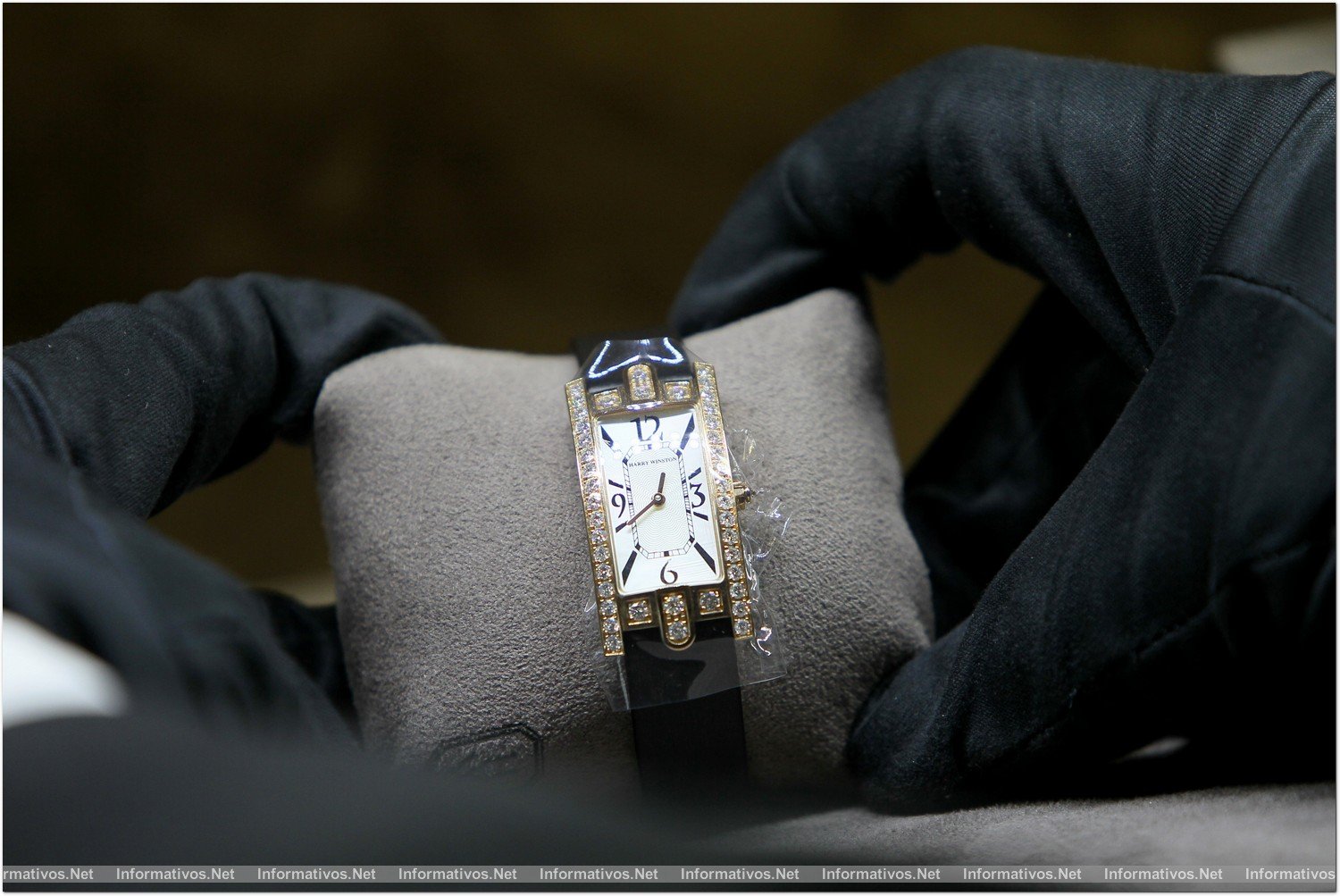 BCN12DIC012.- GR Barcelona exhibe 30 piezas exclusivas de las colecciones de relojería Harry Winston 
