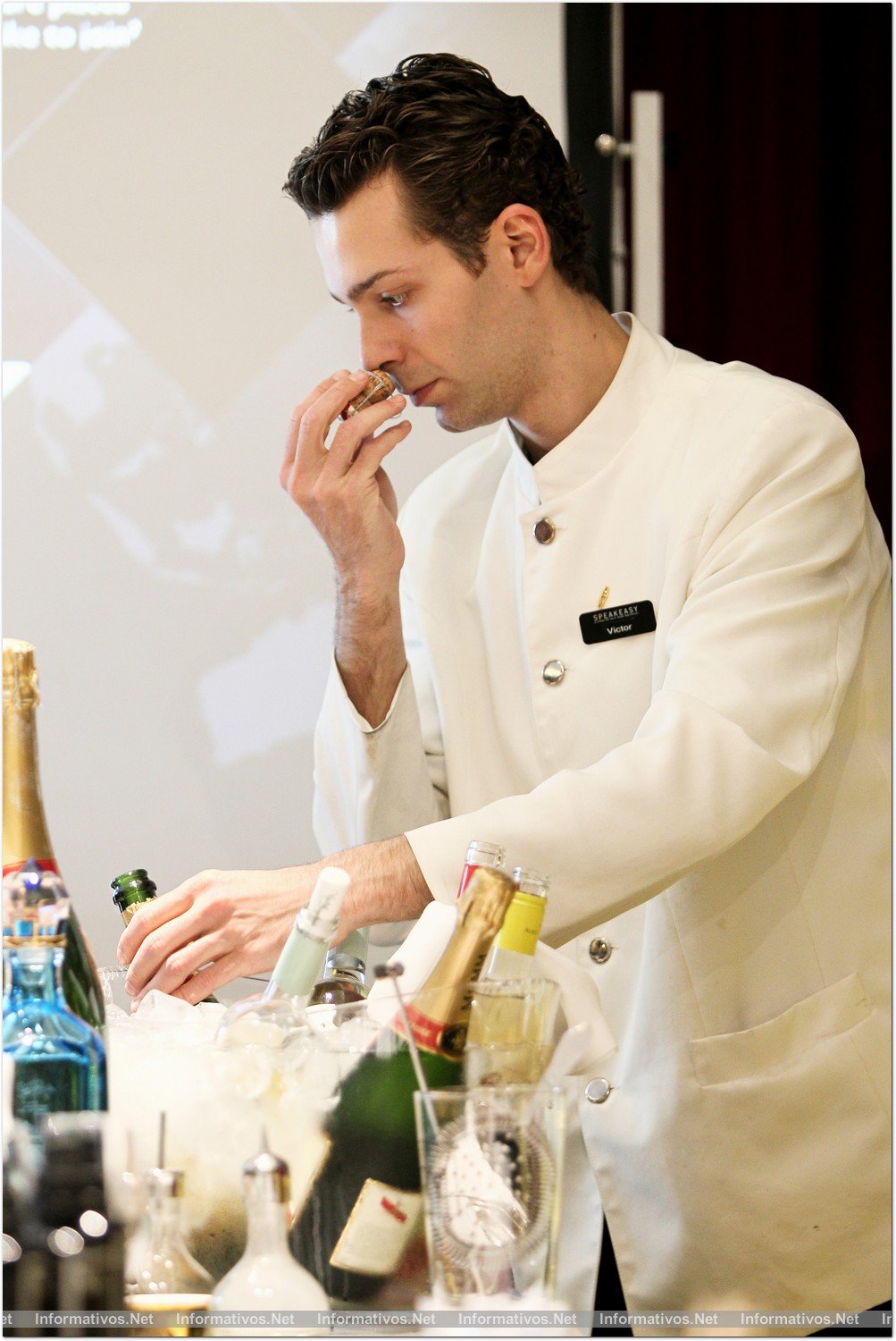 Desde medidos de Diciembre de 2012, el Dry Martini by Javier de las Muelas de Barcelona ofrece menús a medio día de una relación calidad-precio excepcional.