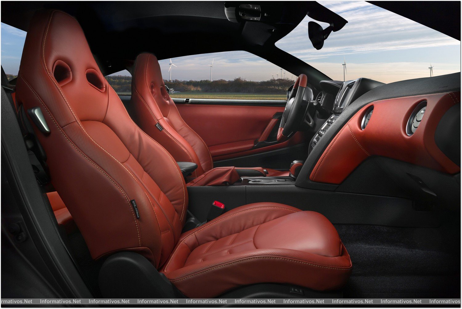 BCNENE013.- EL NUEVO NISSAN GT-R 2013 YA A LA VENTA EN ESPAÑA