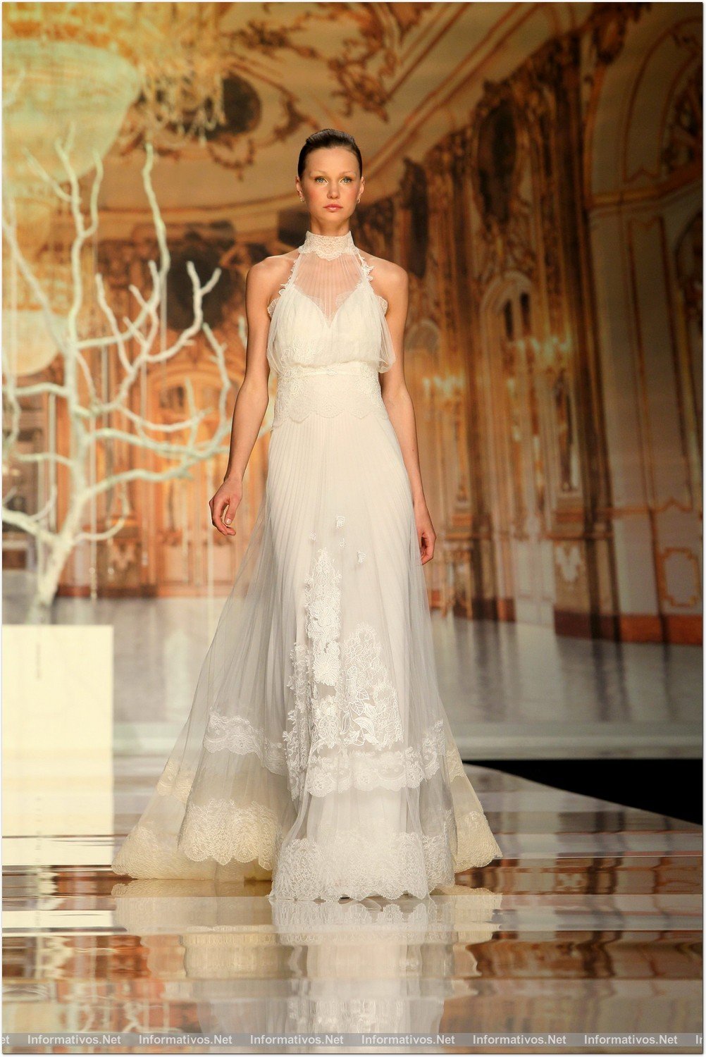 BCN01MAY013.- Barcelona Bridal Week- Pasarela Gaudí: Yolan Cris 
