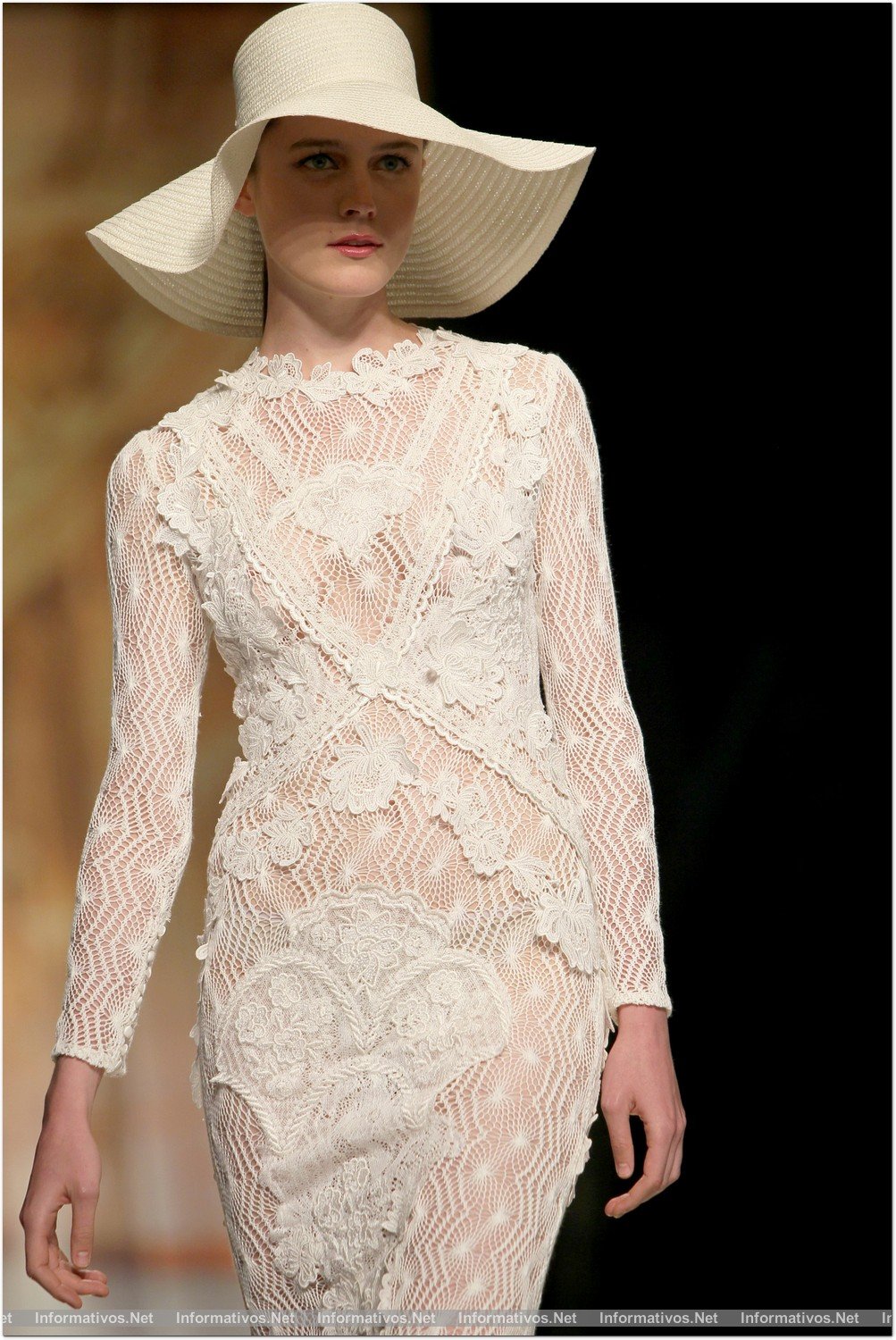 BCN01MAY013.- Barcelona Bridal Week- Pasarela Gaudí: Yolan Cris 