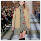 :: Pulse para Ampliar :: NEW YORK, NY - FEBRUARY 10:  A model walks the runway at the Tommy Hilfiger Fall 2013 Women's Collection fashion show during Mercedes-Benz Fashion Week at the Park Avenue Armory on February 10, 2013 in New York City.