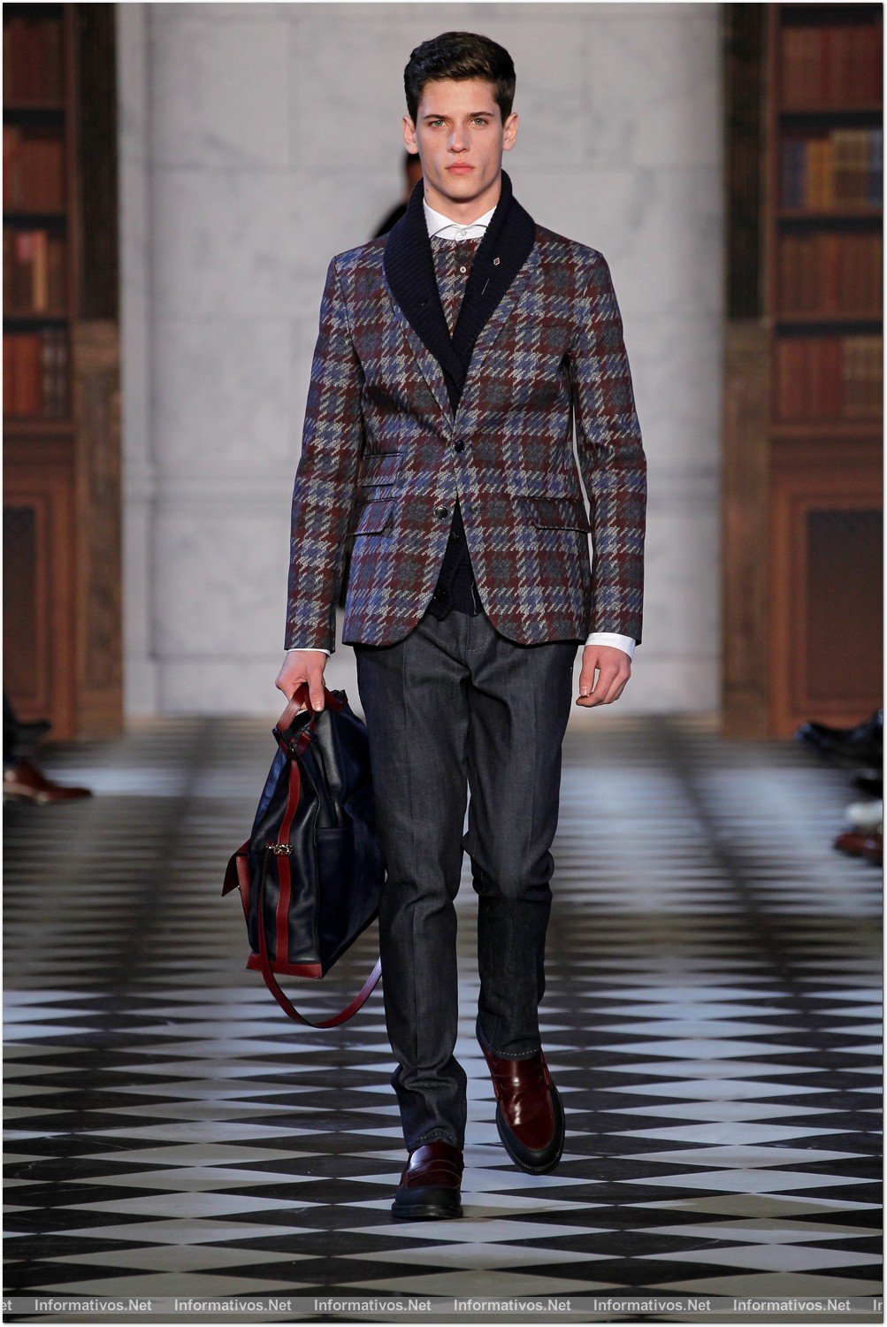 NY08FEB013.- Desfile Tommy Hilfiger Fall 2013 Men's Collection. 33. KIM W