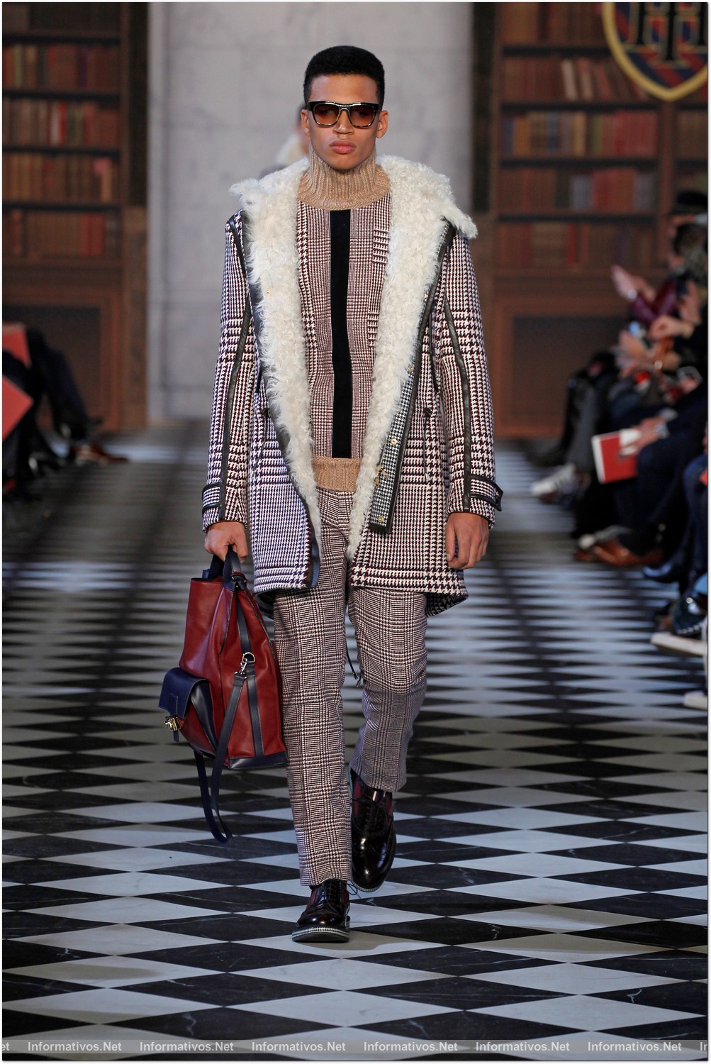 NY08FEB013.- Desfile Tommy Hilfiger Fall 2013 Men's Collection. 6. HENRY