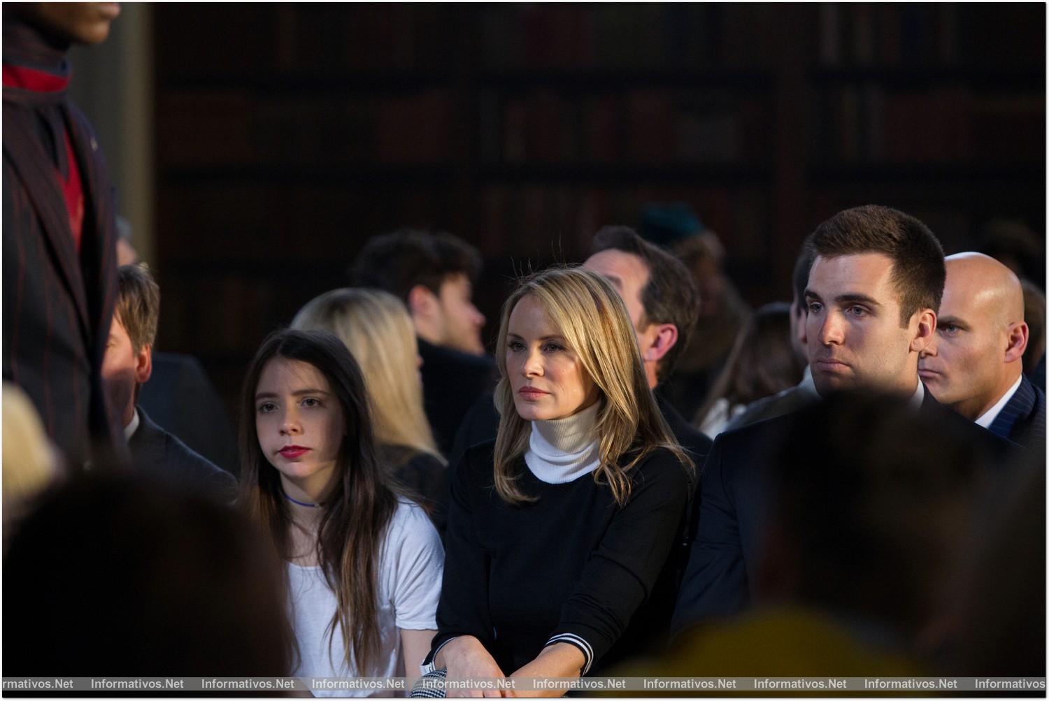 NY08FEB013.- Desfile Tommy Hilfiger Fall 2013 Men's Collection. Elizabeth & Dee Hilfiger, Joe Flacco in the front row