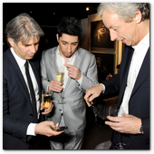 :: Pulse para Ampliar :: LONDON, ENGLAND - FEBRUARY 12:  (L to R) Alessandro Fabrini, Michael Russo and Vertu CEO Perry Oosting attend the launch of the Vertu Ti at the London Film Museum, Covent Garden
