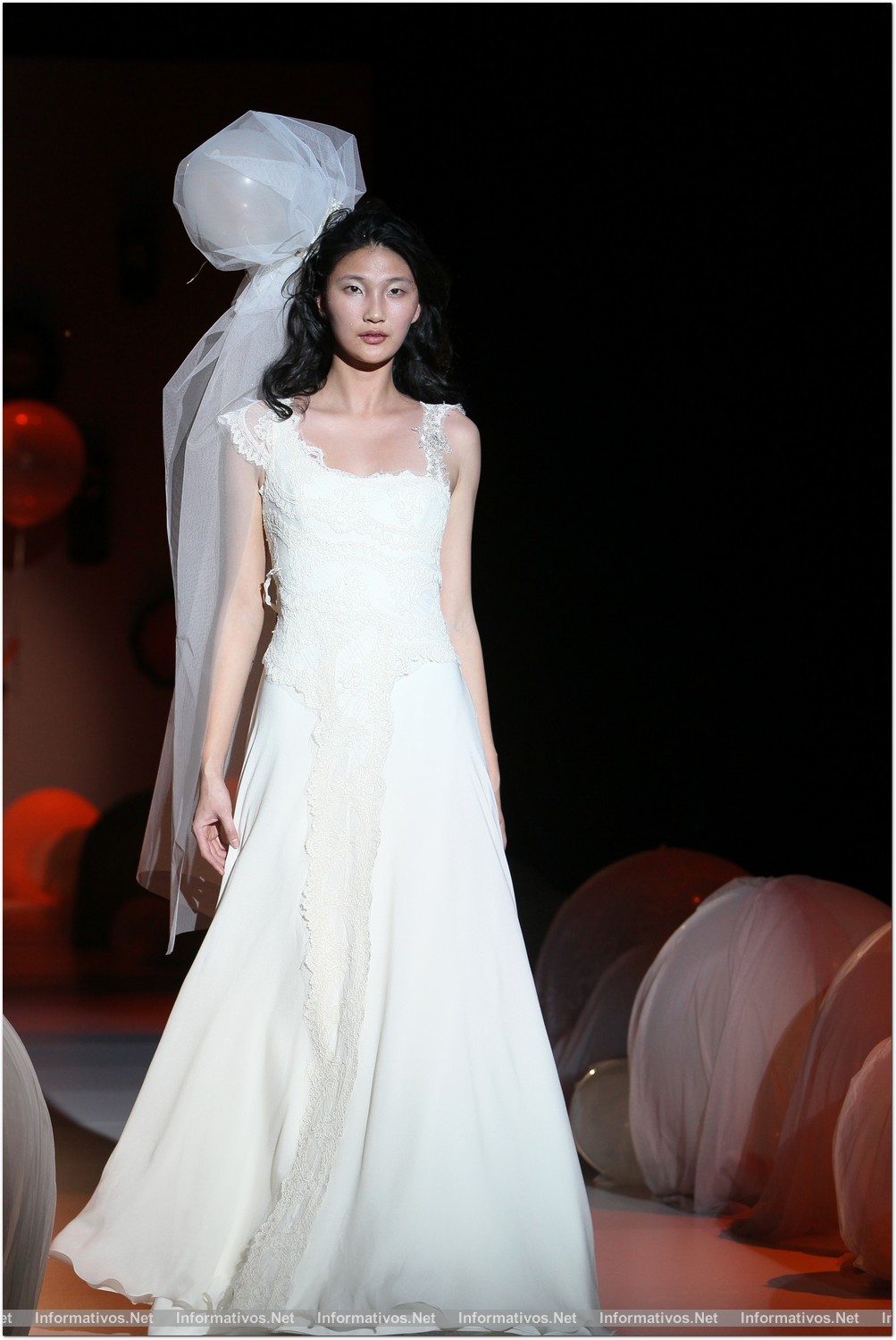 BCN02MAY013.- Barcelona Bridal Week- Pasarela Gaudí: Raimon Bundó - IR de Bundó
