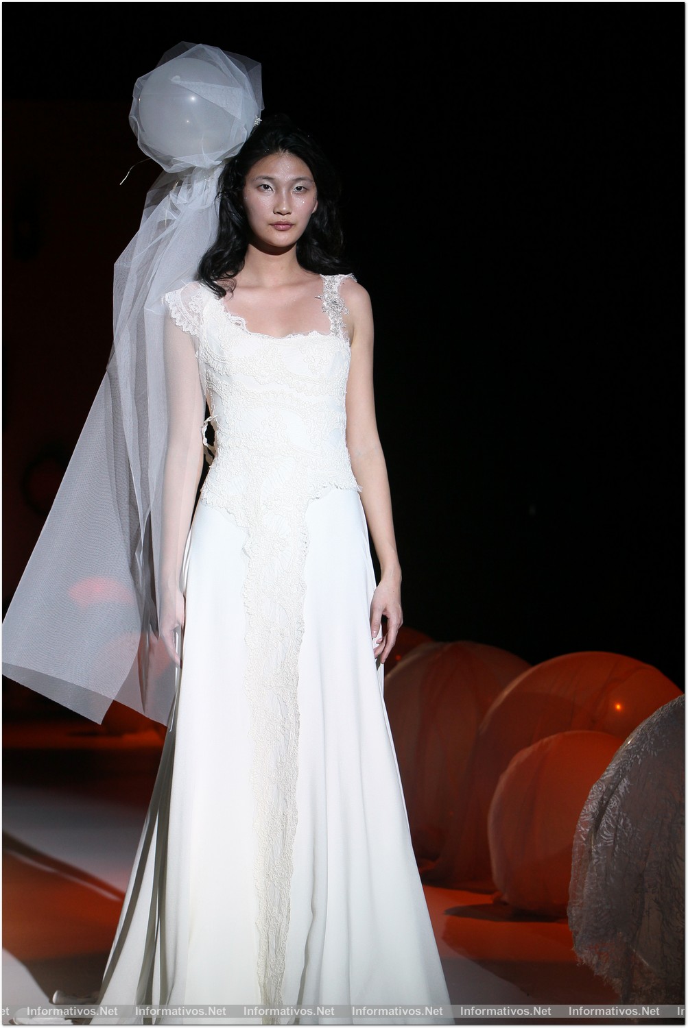 BCN02MAY013.- Barcelona Bridal Week- Pasarela Gaudí: Raimon Bundó - IR de Bundó
