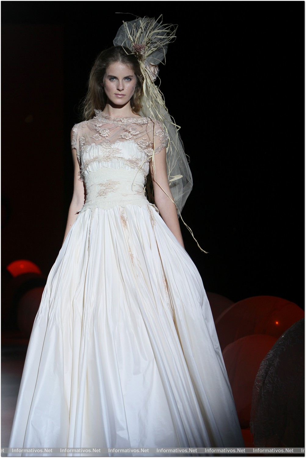 BCN02MAY013.- Barcelona Bridal Week- Pasarela Gaudí: Raimon Bundó - IR de Bundó