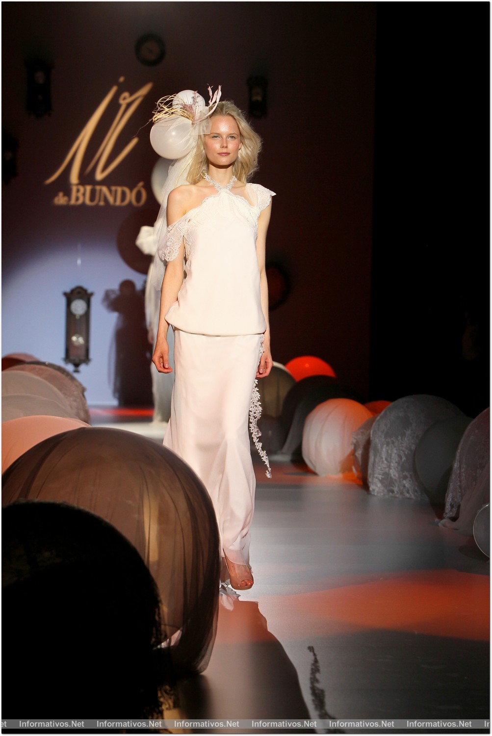 BCN02MAY013.- Barcelona Bridal Week- Pasarela Gaudí: Raimon Bundó - IR de Bundó